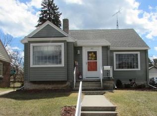 829 Dewey St, Manitowoc, WI 54220