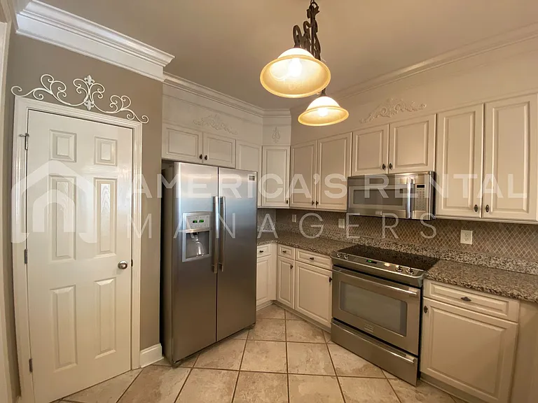 4230 Lochshire Ln — Photo 8