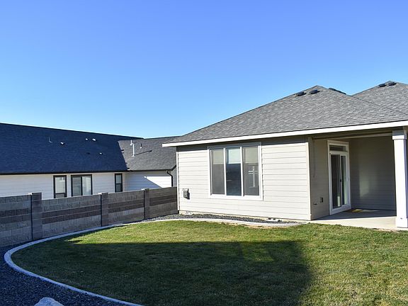 3rd image of 4879 Smitty Dr