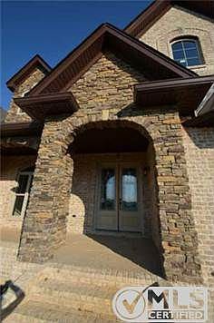 2nd image of 112 King Arthurs Pl #23