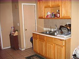 4th image of 146 S 11th St