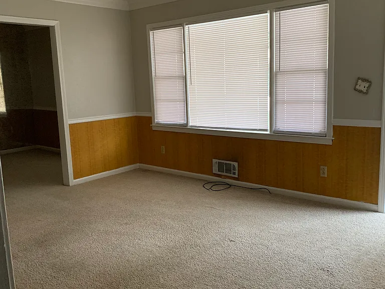 632 Church St NW — Photo 3