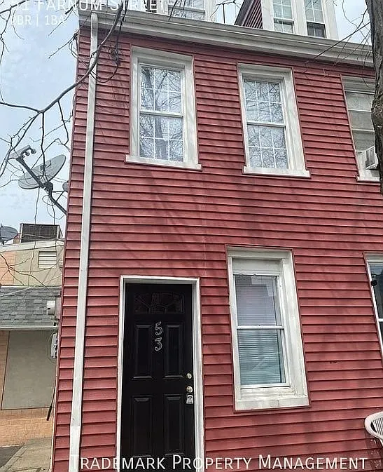 53 W Farnum St