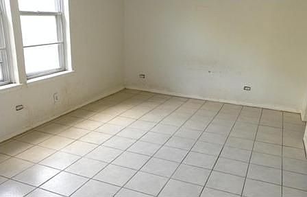 3rd image of 246 Moonstone Dr