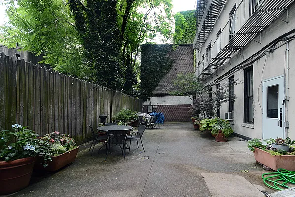 Rented by Yael Dunsky Real Estate | media 10