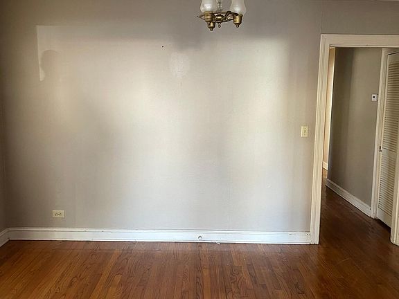 3rd image of 335 E Boulevard St
