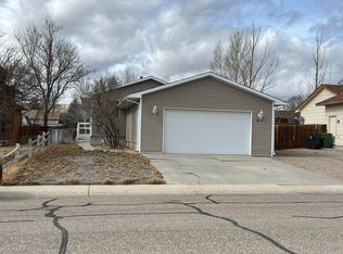 812 Burr Dr, Rock Springs, WY 82901