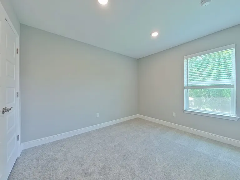 840 Fairview Dr — Photo 12