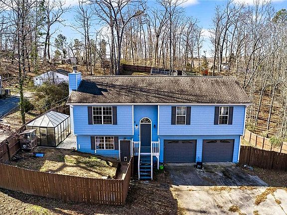 3rd image of 3939 Park Rd