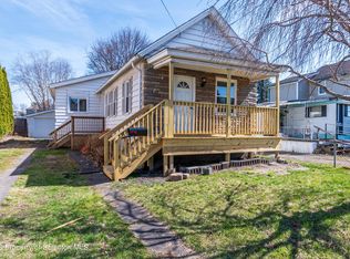 216 George St, Throop, PA 18512