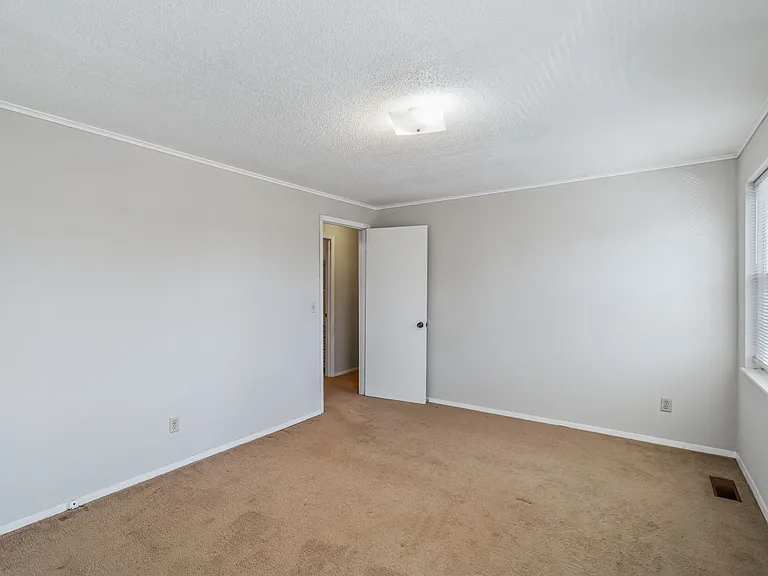 302 Wakefield Rd #B — Photo 11