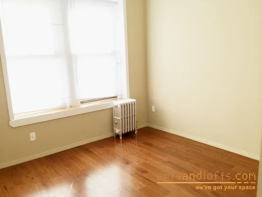 Rented by aptsandlofts.com | media 5