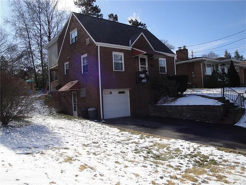 908 Thomas St photo 1