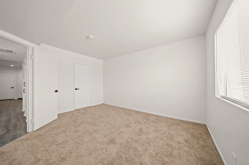 730 Pine Ave. — Photo 3