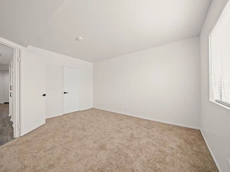 730 Pine Ave. — Photo 6