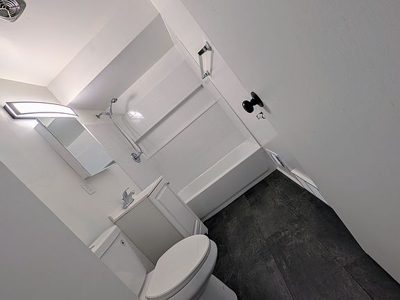 5th image of 2231 19th Ave #4