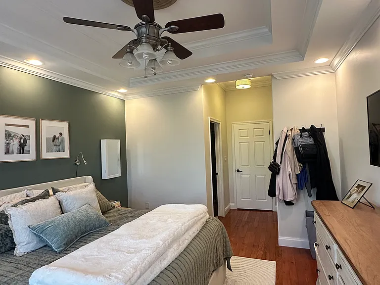 704 S Linwood Ave — Photo 22