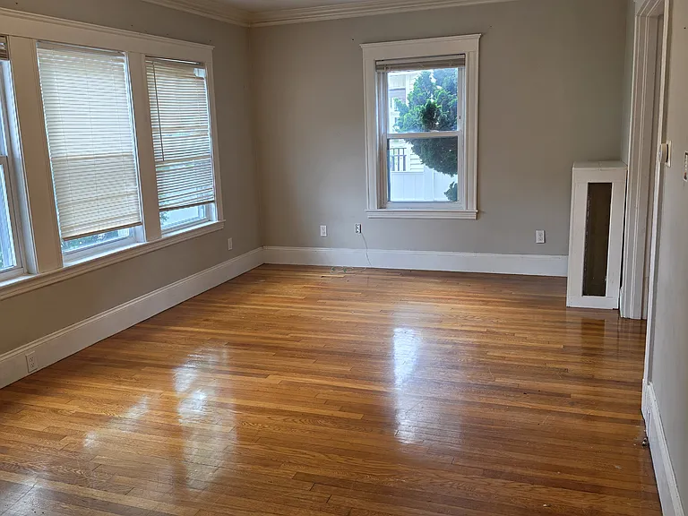 15 Laurel Rd — Photo 4