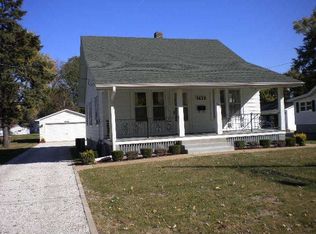 1672 S East St, Jacksonville, IL 62650