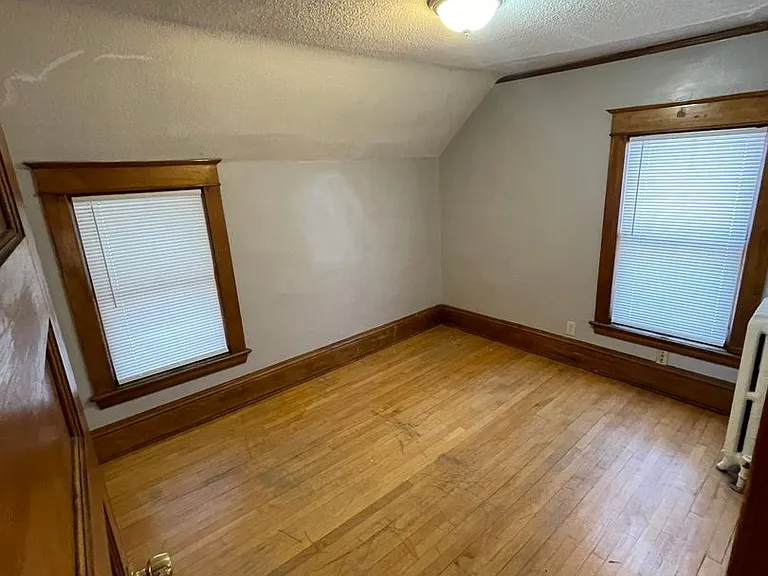 3718 Oakland Ave — Photo 9