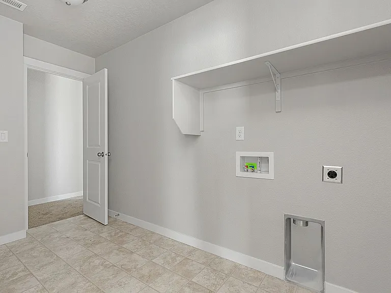 678 E Taper St — Photo 23