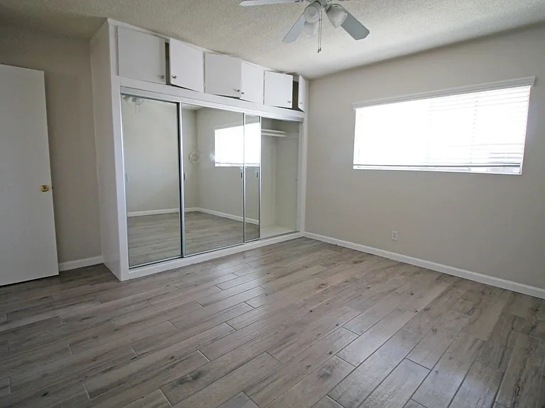 2311 Vanderbilt Lane — Photo 10