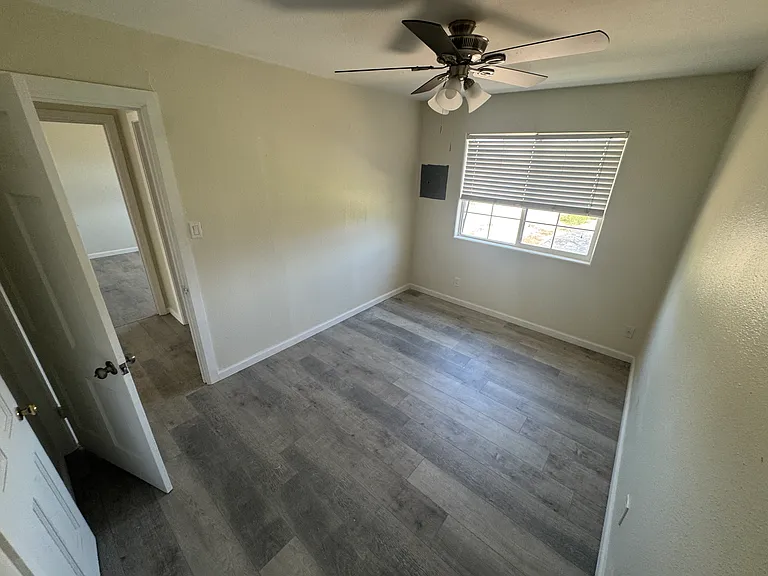 1025 Crescent Dr — Photo 8