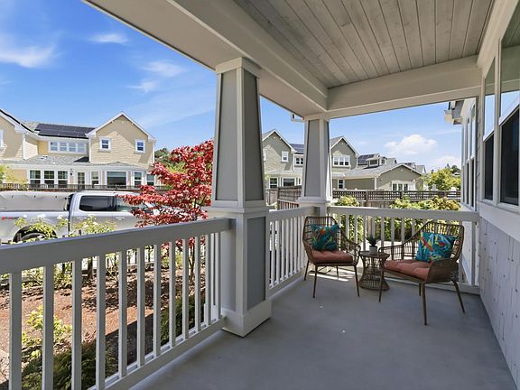 3rd image of 79 Bayharbor Way