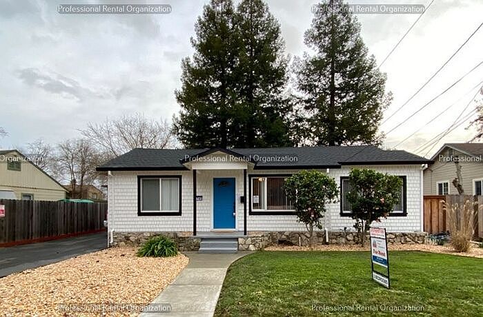1st image of 2745 Pine St