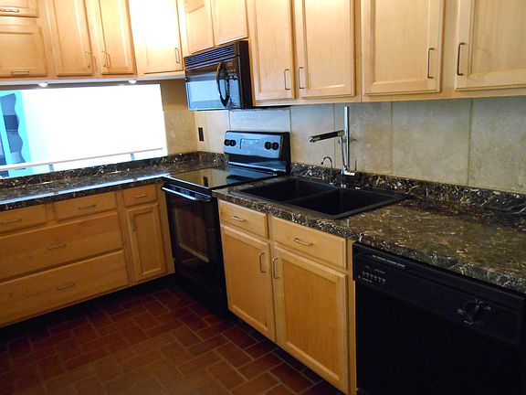 3rd image of 4735 Holly Lake Dr