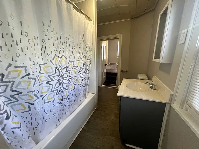 149 N West St #2 — Photo 6