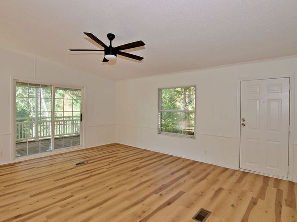 429 Hattons Ford Rd, Townville, SC 29689