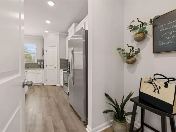 684 River Gardens Dr SE, Atlanta, GA 30354