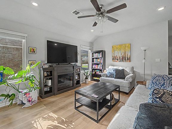 3rd image of 13197 Hanks Way