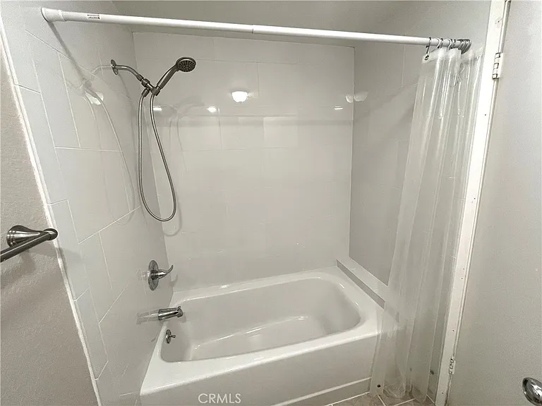2563 Plaza Del Amo — Photo 17