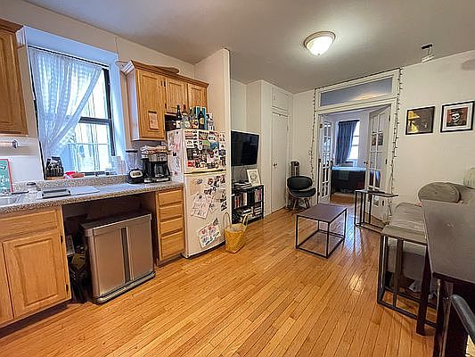 1st image of 306 E 6th St APT 7