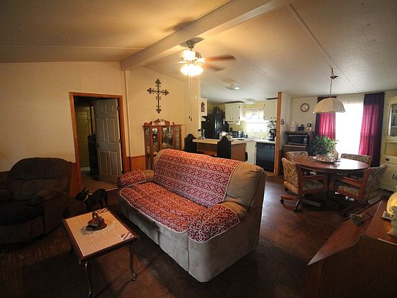 5th image of 204 Hollyglen St