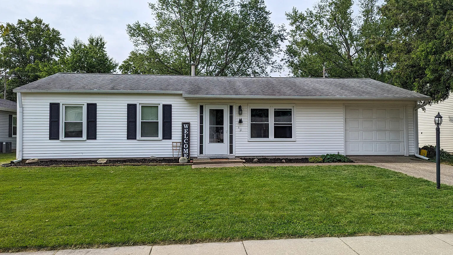 2505 Sangamon Dr photo 1