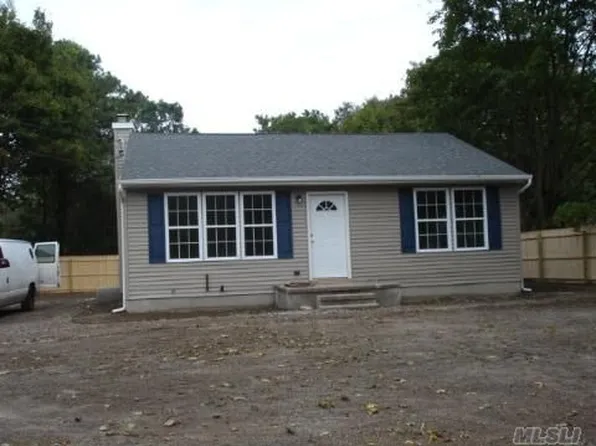 549 Bellport Ave, Bellport, NY 11713