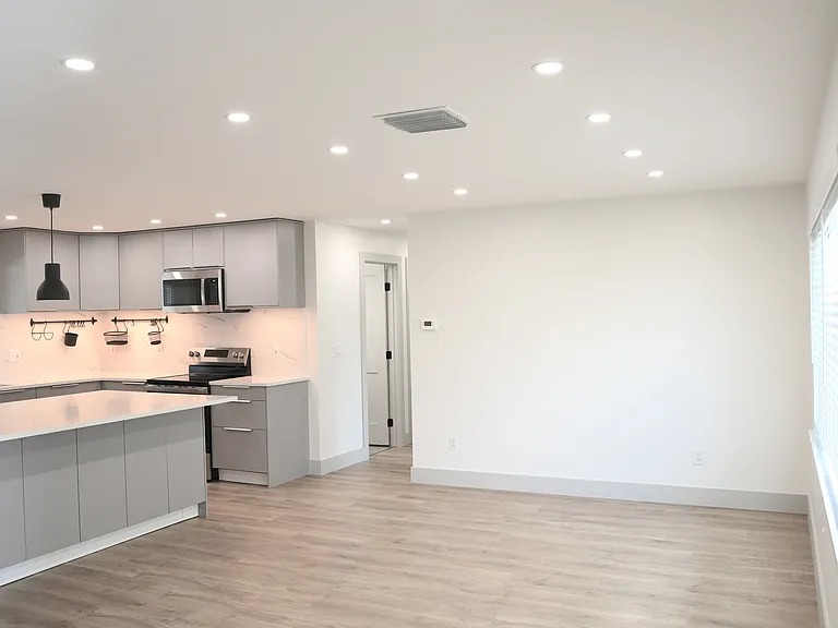 13795 Antigua Dr — Photo 8
