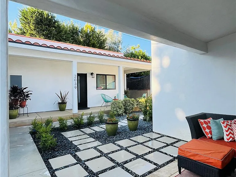 2039 Casa Grande St — Photo 3