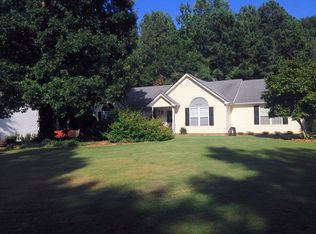 70 Hollow Oak Ct, Newnan, GA 30263