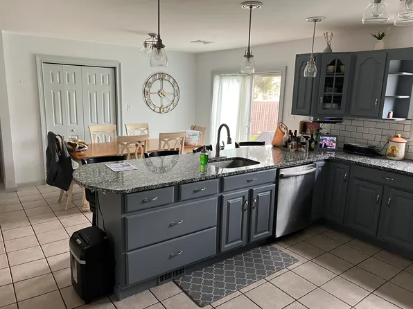 51 Meadow Ln, Doylestown, PA 18901