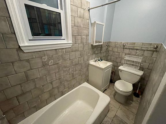 4th image of 41 South St #1