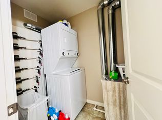 25 Tim Sale Dr #101, Winnipeg, MB R3Y0P7