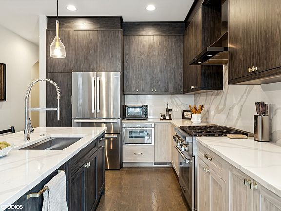 5th image of 2447 N Clybourn Ave #2