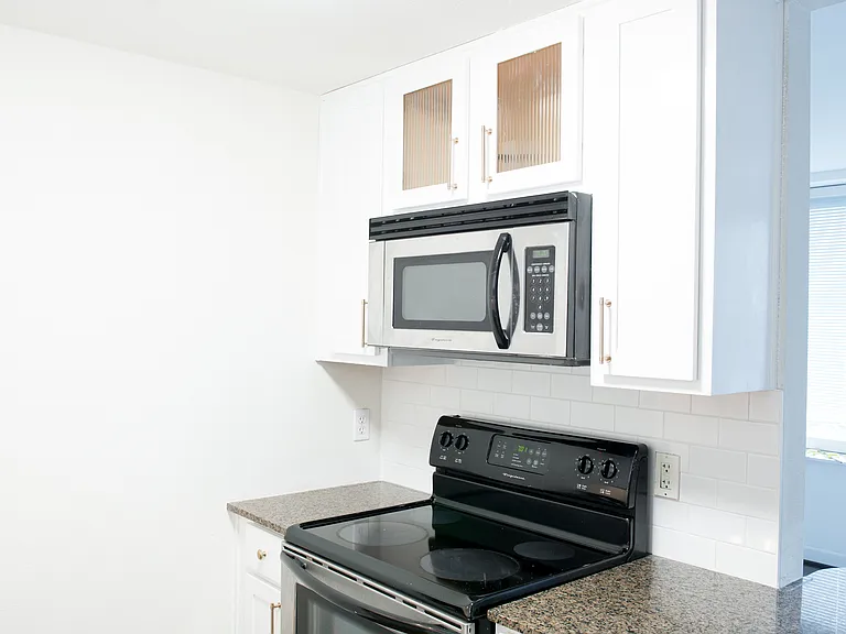 5330 Pershing Ave #502 — Photo 12