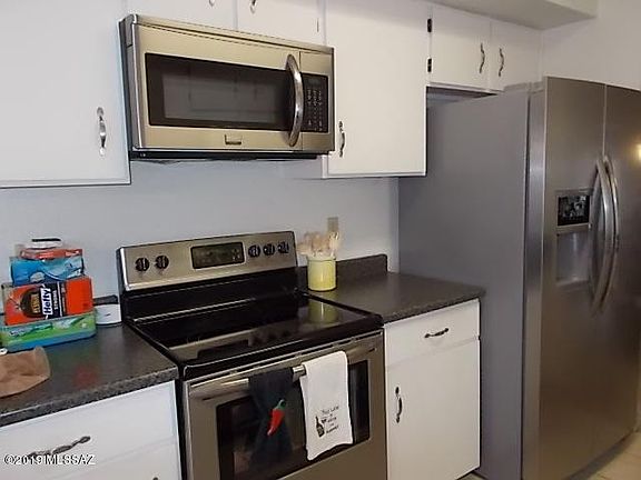 3rd image of 330 N Calle Del Chancero
