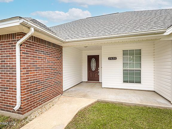 3rd image of 7020 Bayou Landing Dr