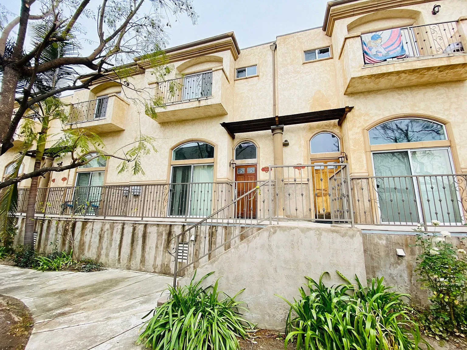 3 bed, 1626 sqft, $3,799 — Photo 1